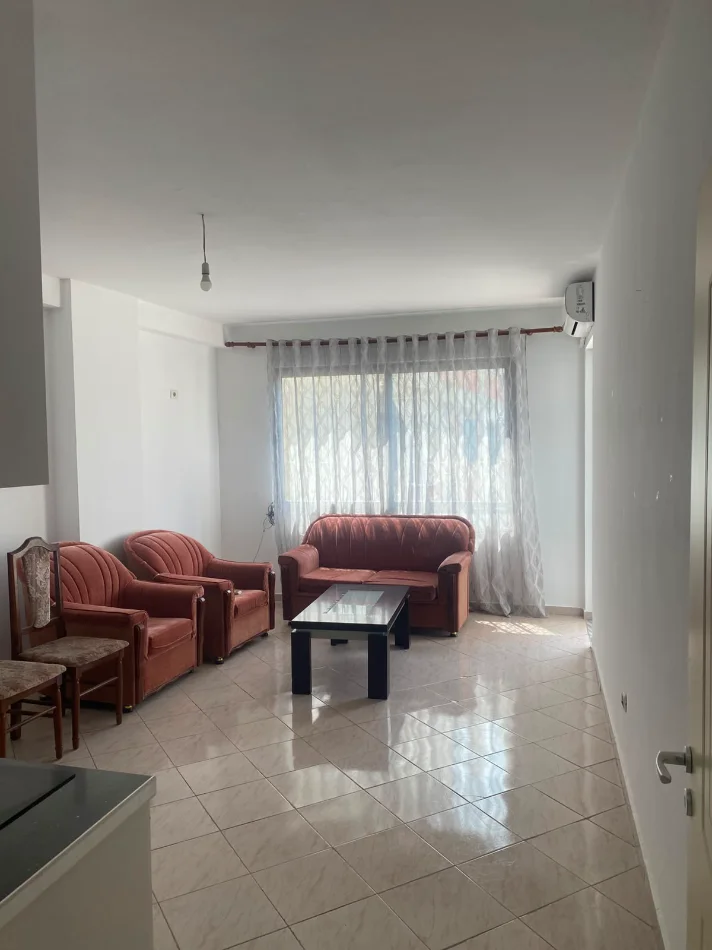 2-bedroom apartment for sale (2 of 4)