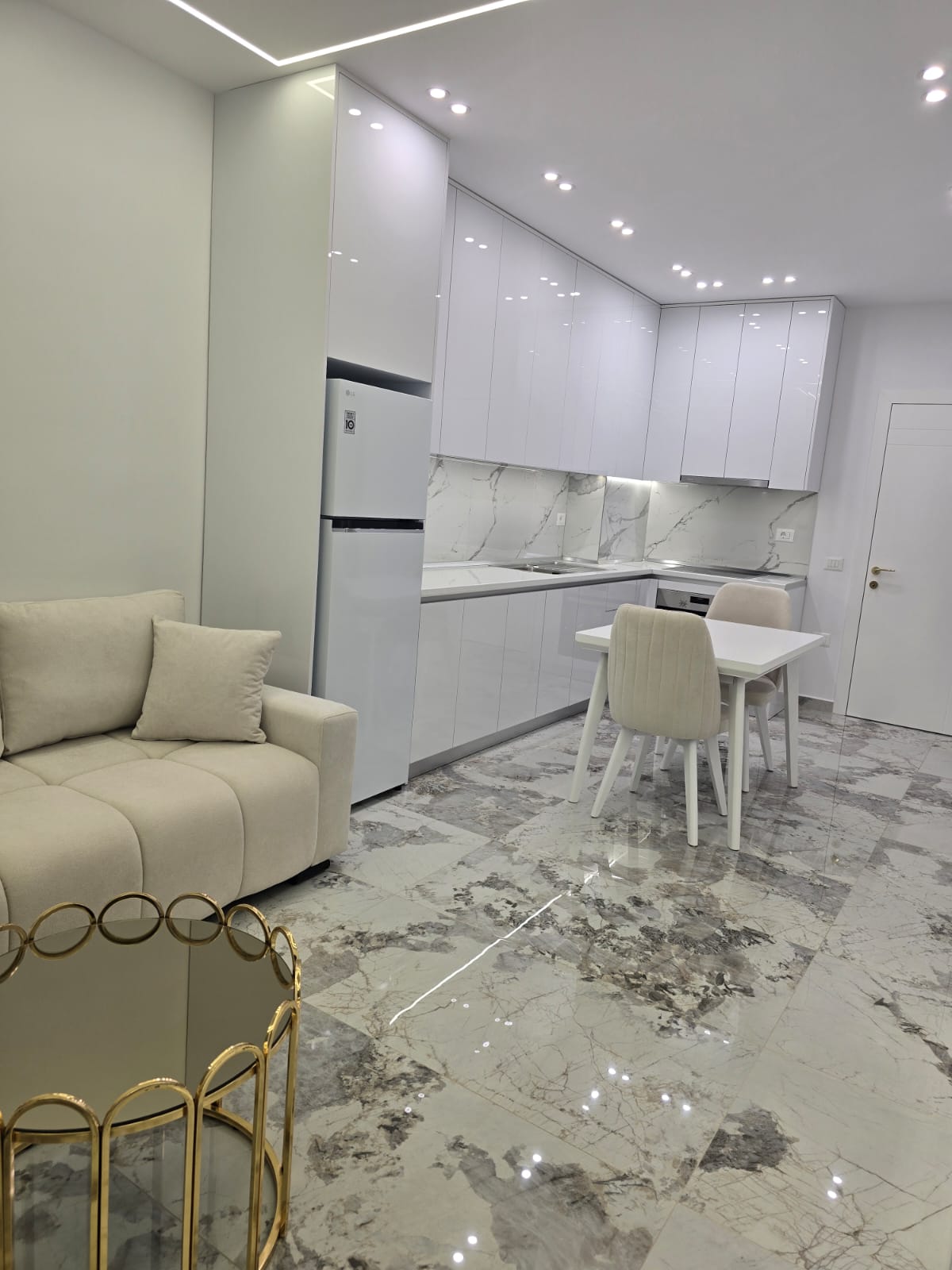Apartament 1+1 me qira në Paskuqan, Tiranë - Foto 2