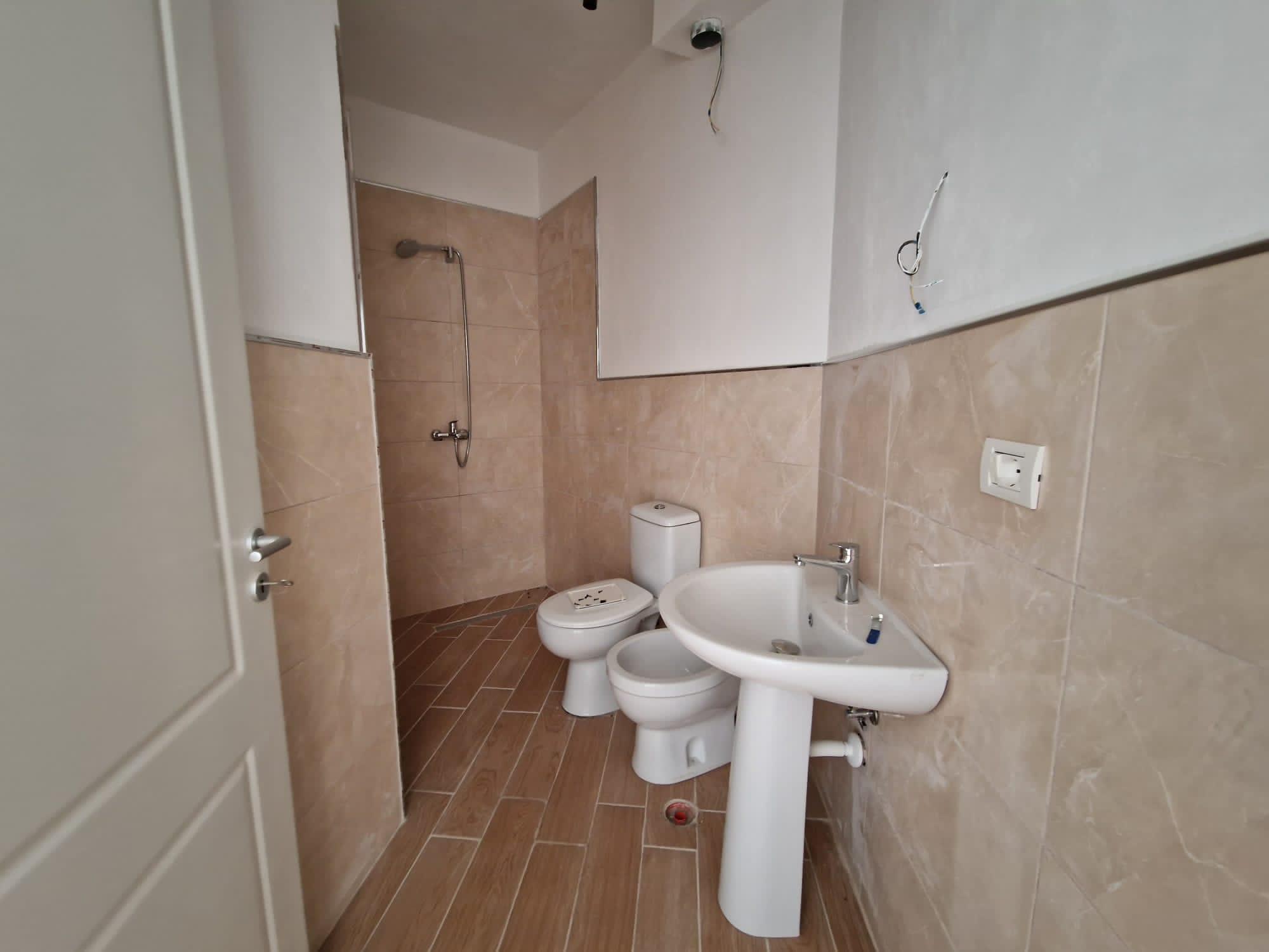 Apartament 2+1 në shitje te Kopshti Botanik - Foto 3