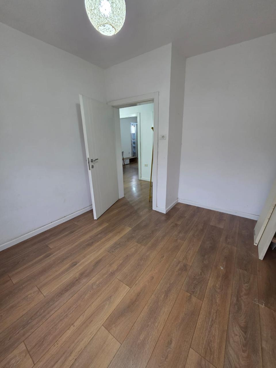 Apartament 2+1 me qira, pjesërisht i mobiluar në 21 Dhjetori, 70m² - Foto 4
