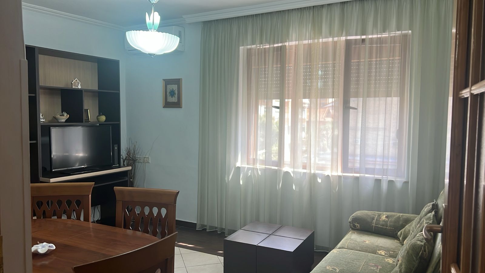 Apartament 1+1 i mobiluar plotësisht me qira te Rruga e Kavajës (2 of 4)