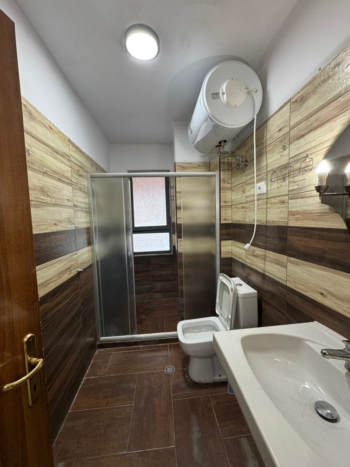 Spacious 3-bedroom apartment for rent near Pallati me shigjeta - Photo 5