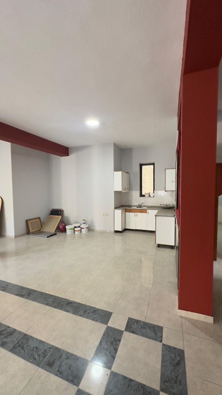 Property Image (2 of 5)