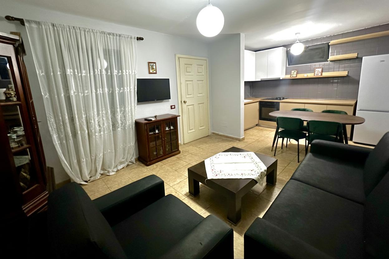 2-Bedroom Villa for Rent in Zona e Xhamllikut, Tirana
