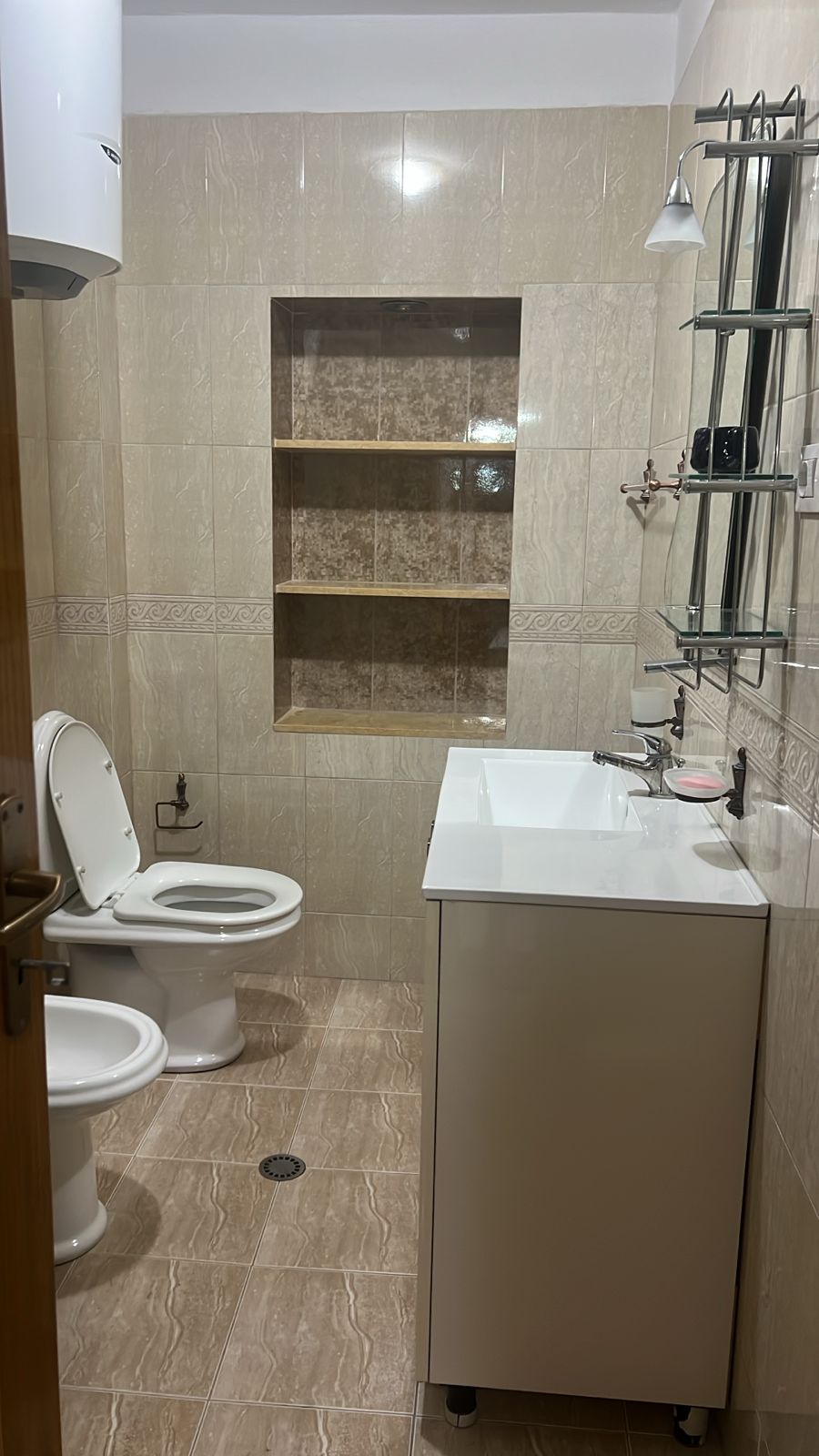 Fully furnished 1-bedroom apartment for rent on Kavaja Street - Photo 6