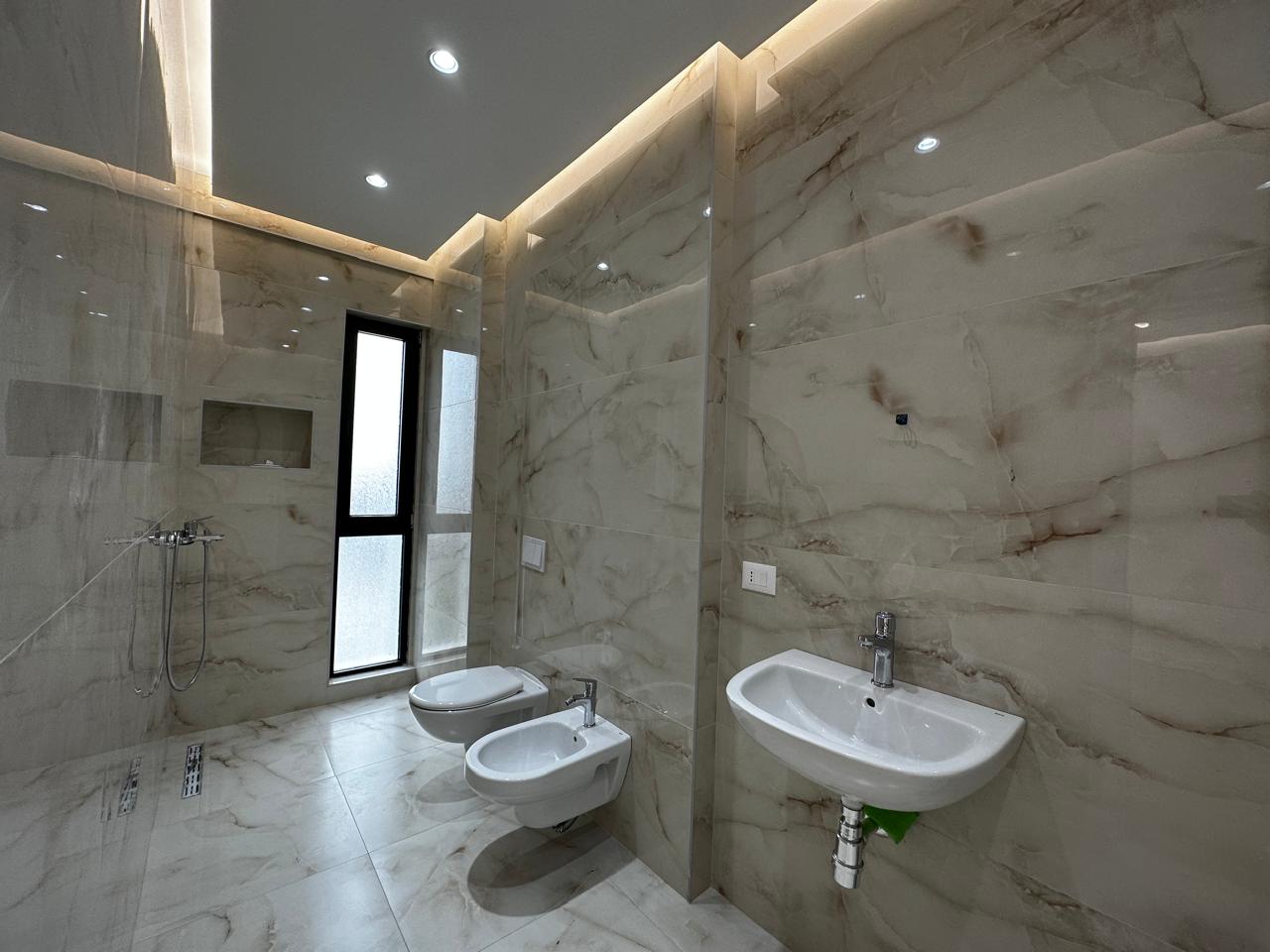 Apartament 2+1 me qira në Kompleksin Arlis, Farmacia 10, Tiranë - Foto 4
