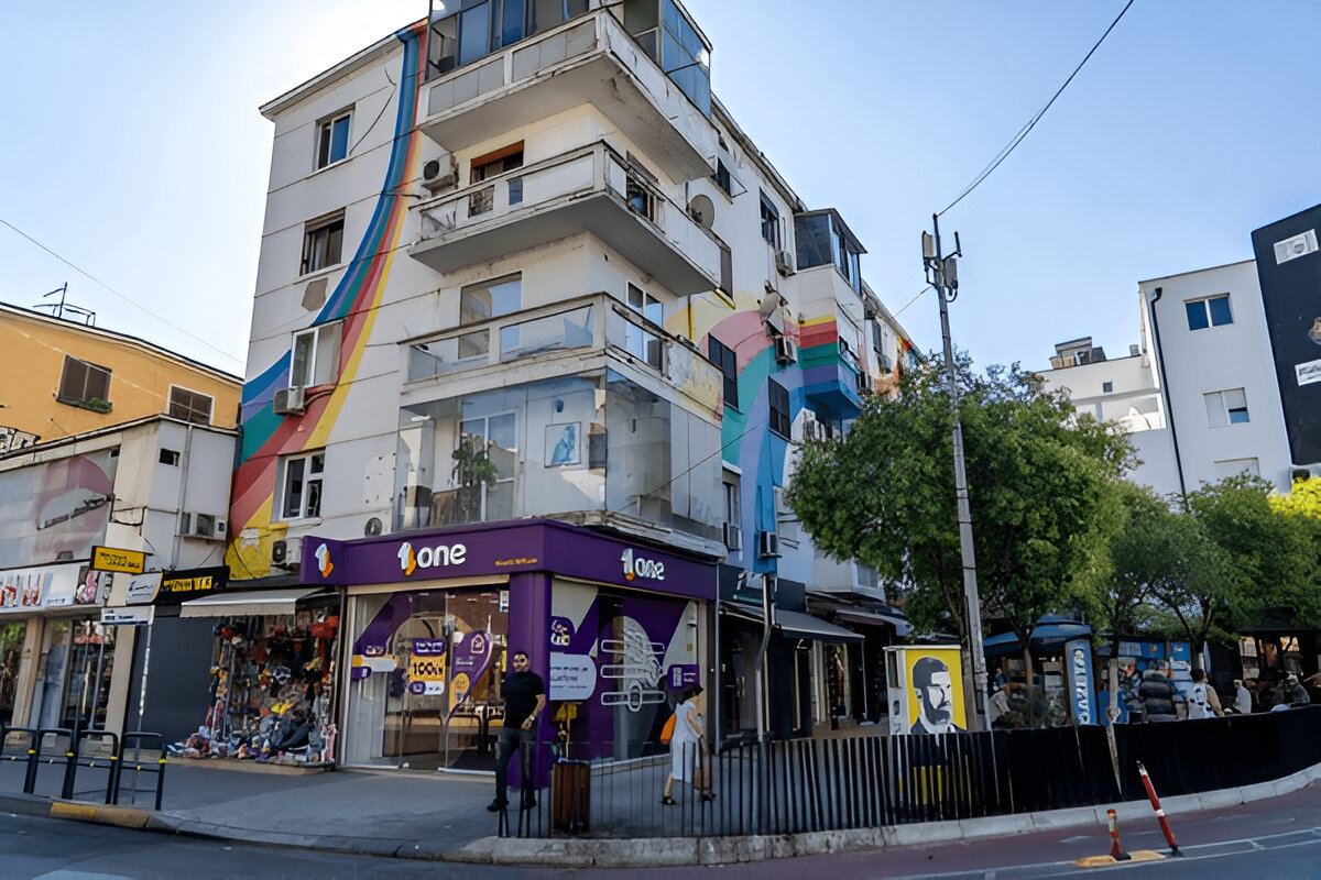 Apartamente në Sheshin Wilson – Kursen kohë me KaKtu