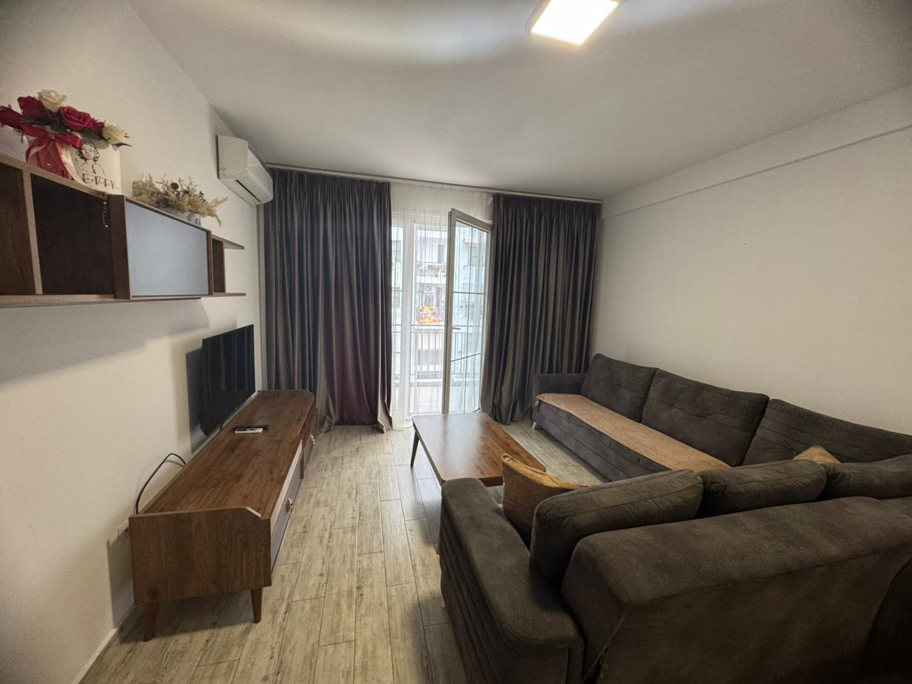 Apartament 1+1 me qira në zonën e 5 Majit, Tiranë