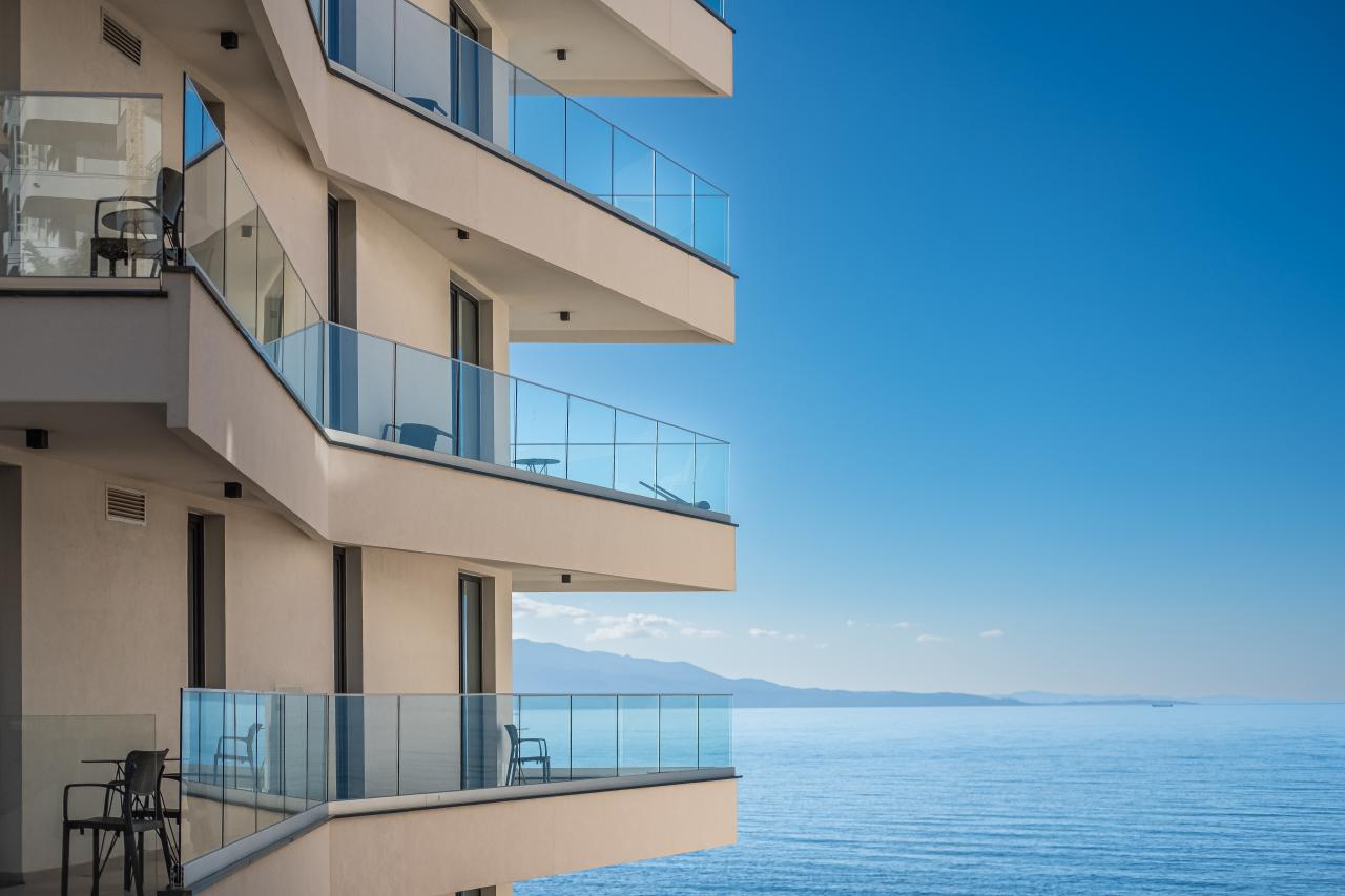 Prona Luksoze në Shqipëri - Ekskluzivitet dhe Elegancë