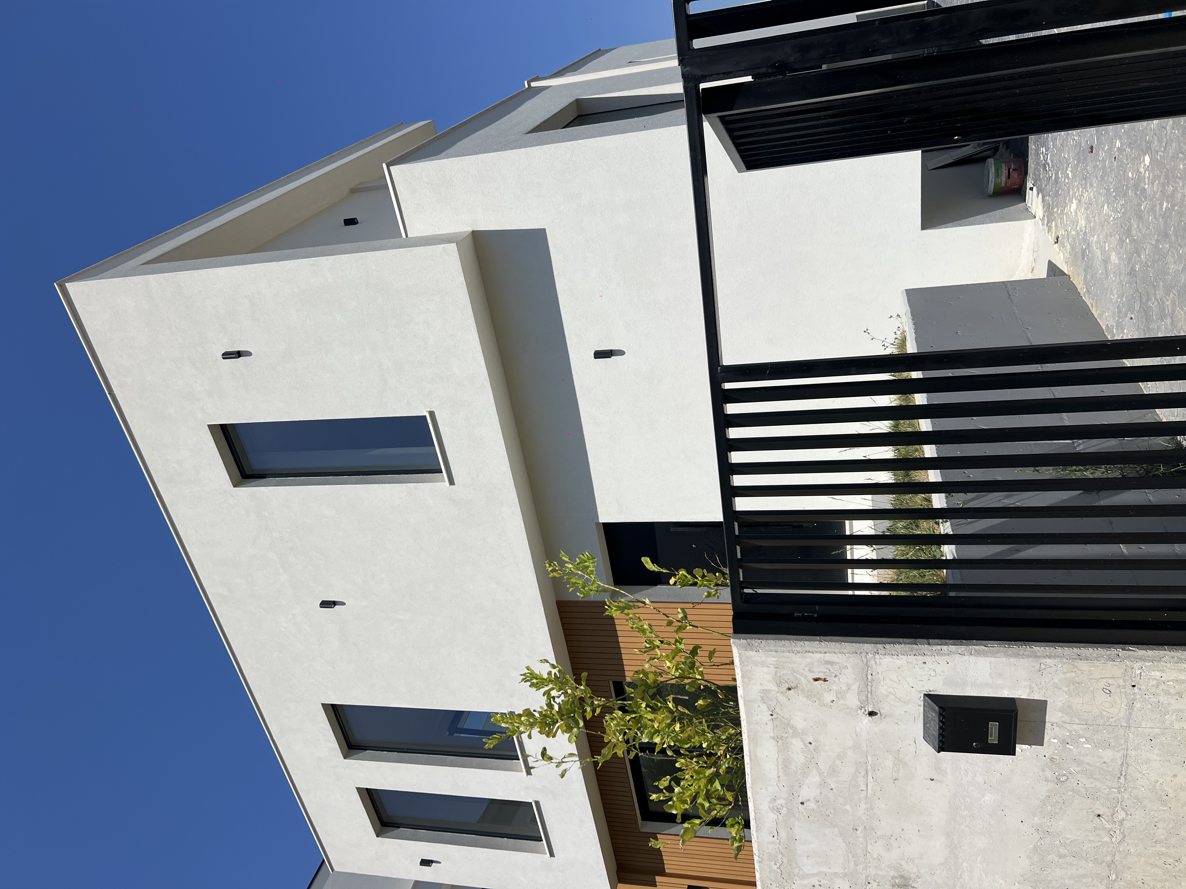 Property Image (2 of 2)