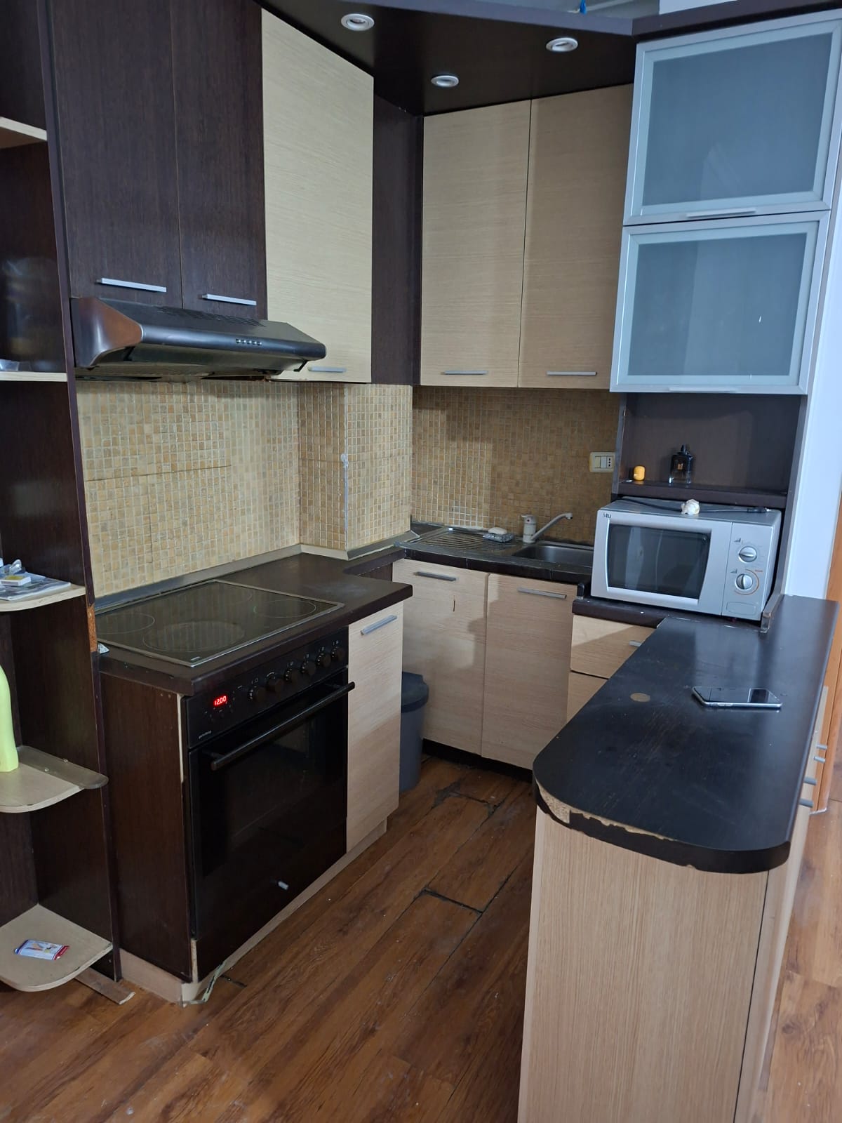 Apartament 1+1 i mobiluar plotësisht me qira te Xhamlliku (82 m²) - Foto 3