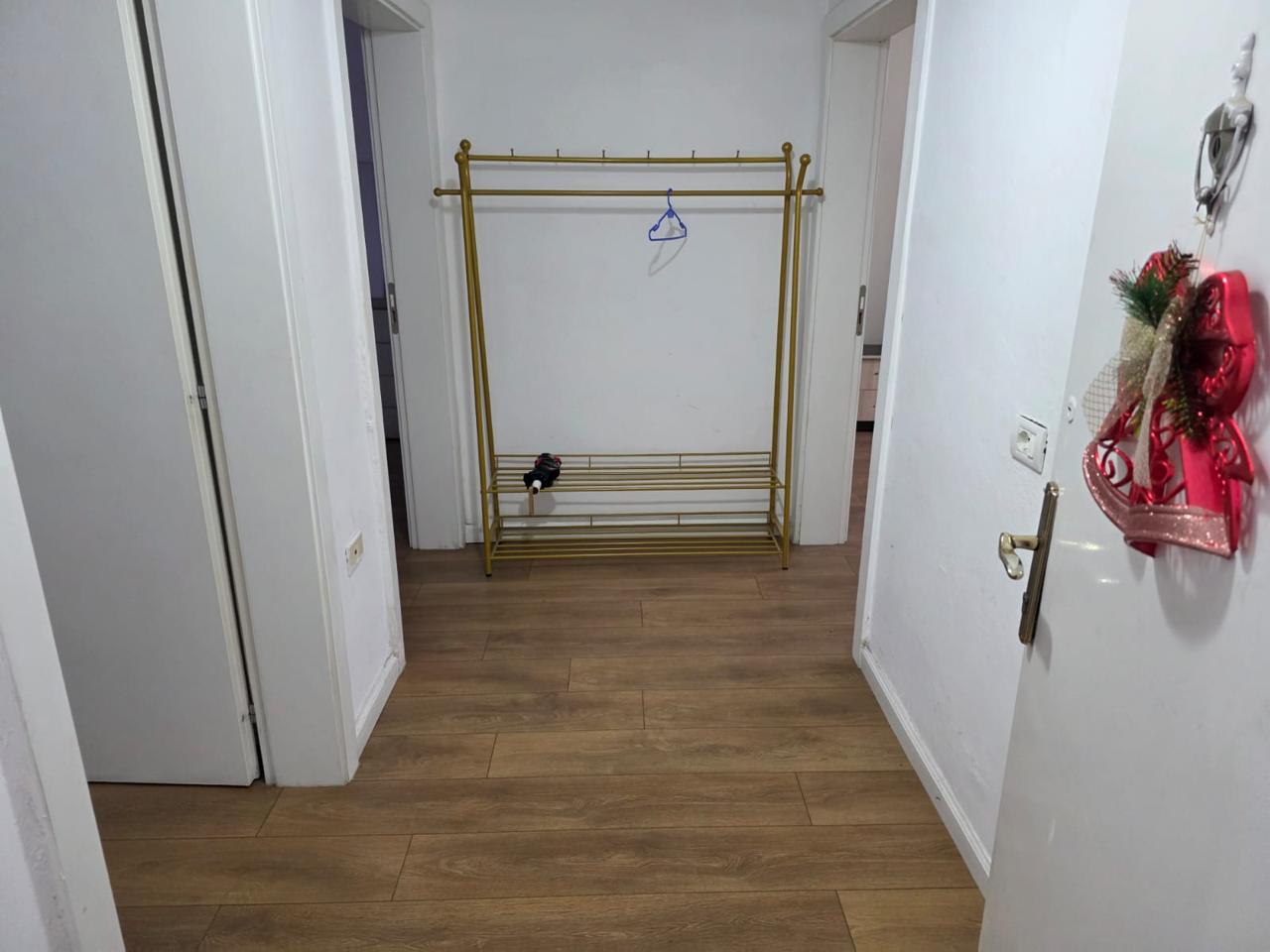Apartament 2+1 me qira, pjesërisht i mobiluar në 21 Dhjetori, 70m² - Foto 3